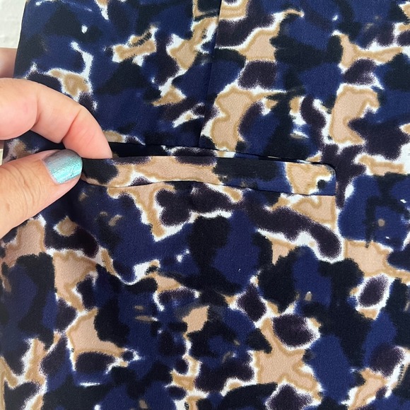 BCBGeneration High Waist Trousers Print Navy Tan Career Pants Size 4 - Picture 6 of 9